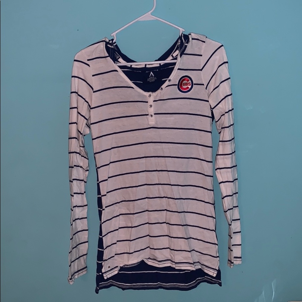White and Blue long sleeve Chicago Cubs shirt M